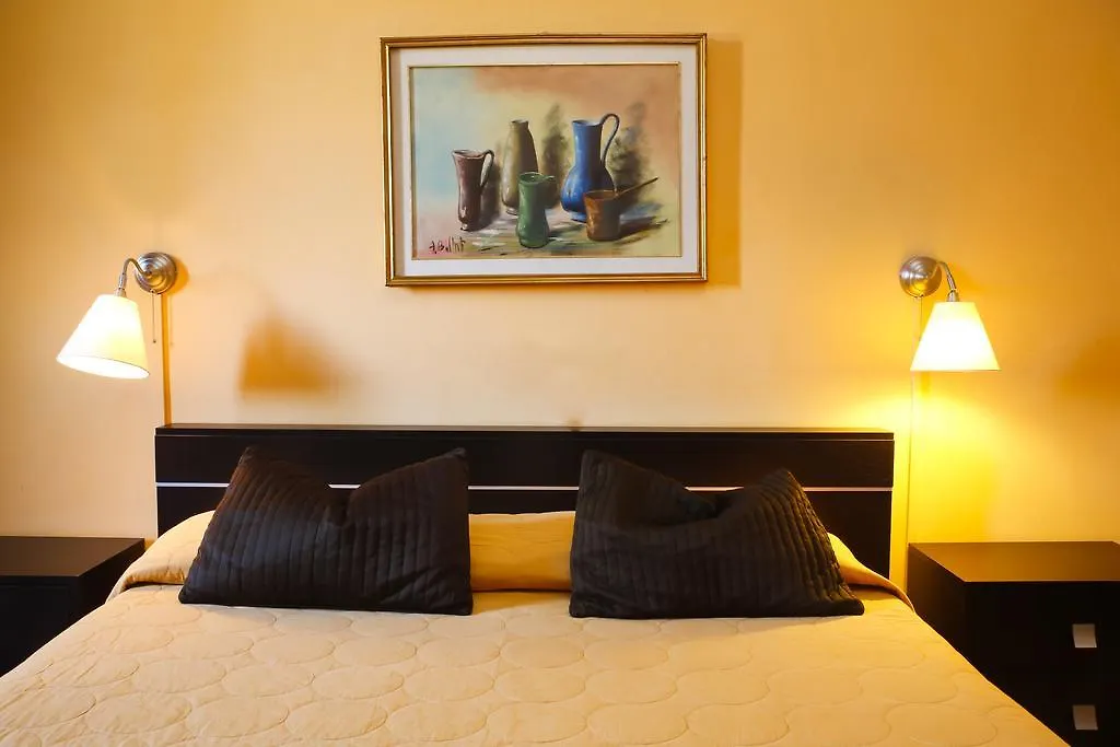 בולוניה Albergo Garisenda 2*,